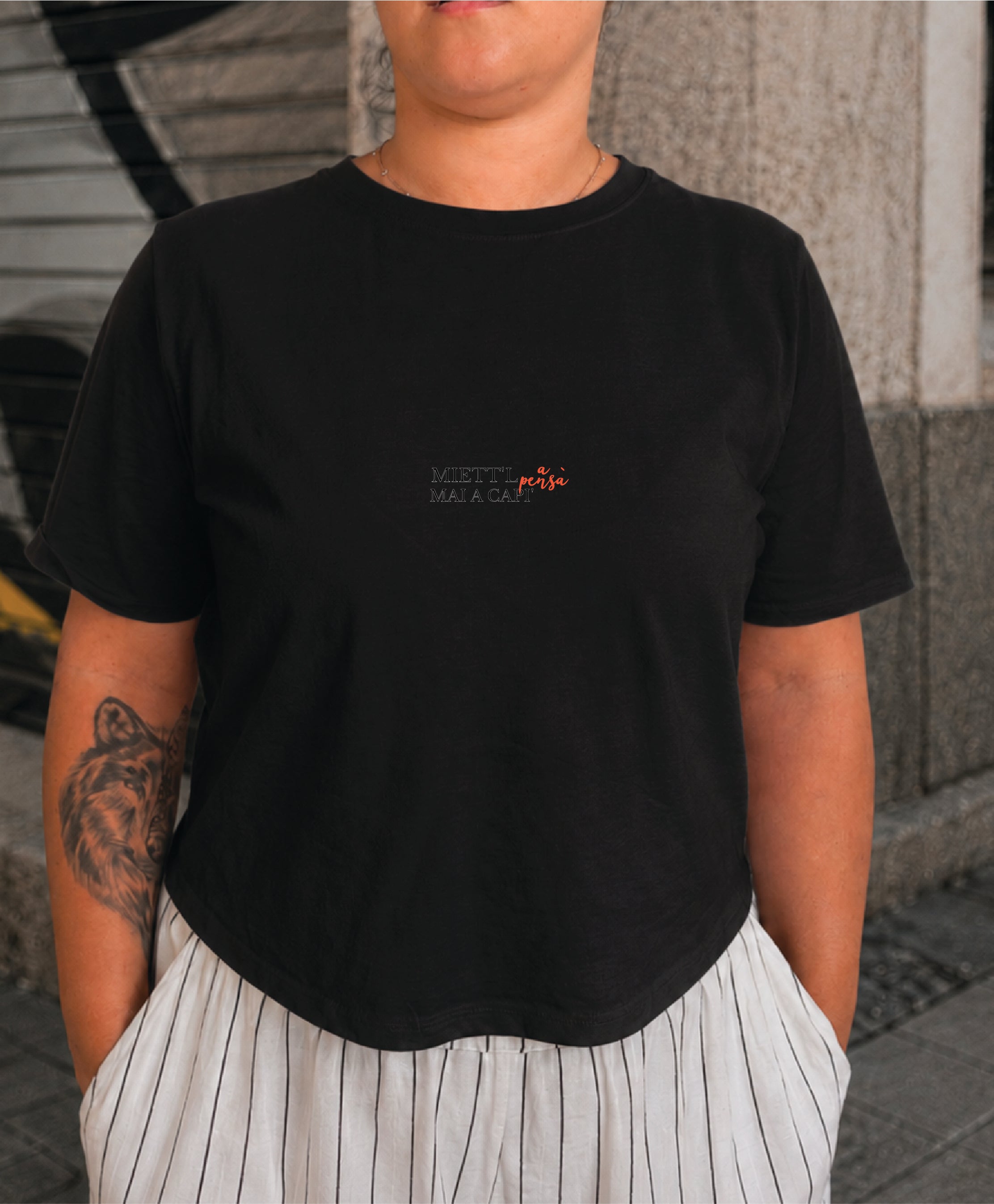 T-shirt Crop Donna "Miett'l a pensà, mai a capì"
