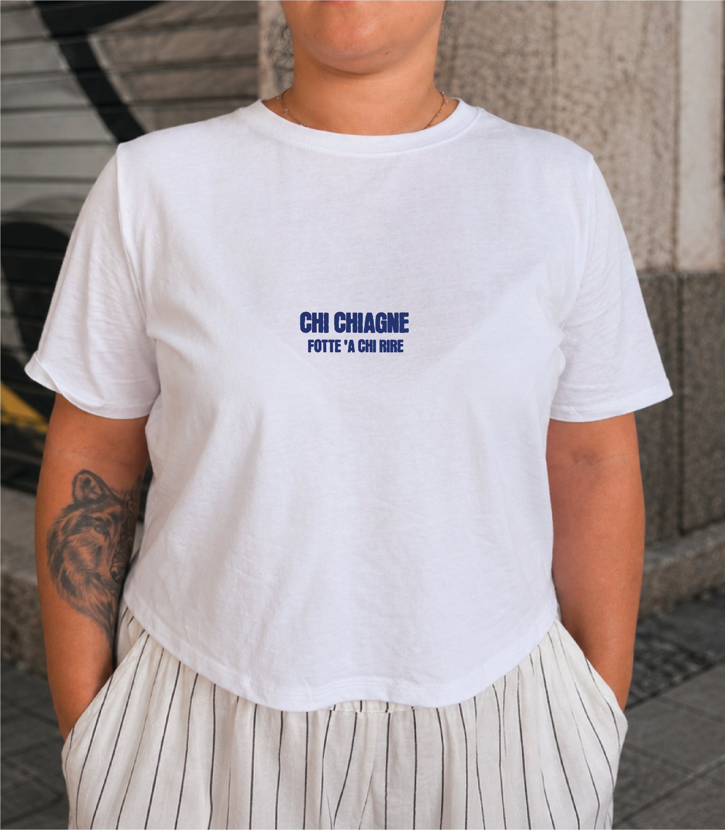 T-shirt Crop Donna "Chi chiagne fotte a chi rire"
